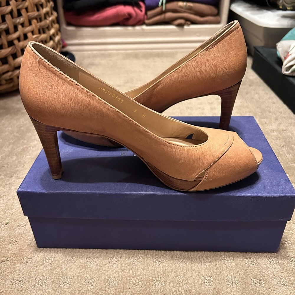 Stuart Weitzman size 9 M.